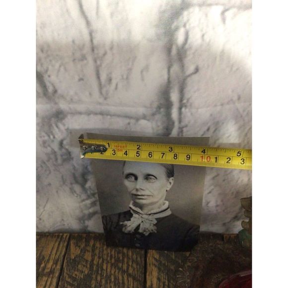 Creepy Reprint Photo of Antique Skeletal Looking Woman - Picture 3 of 10